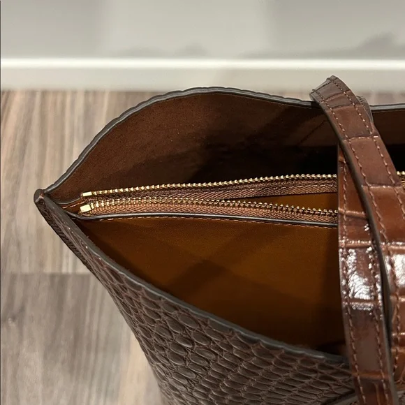 Tory Burch Perry Embossed Leather Triple Compartment Tote - Picture 8 of 9